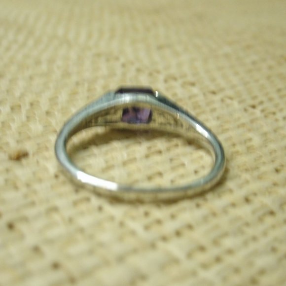 Sterling Silver Plated CZ Ring faceted dark purple - Picture 4 of 8